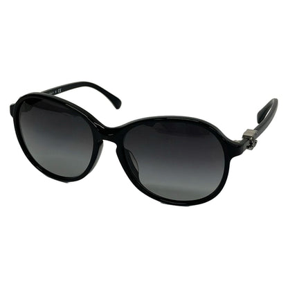 Chanel Sunglasses a Black CC Logo Eyewear