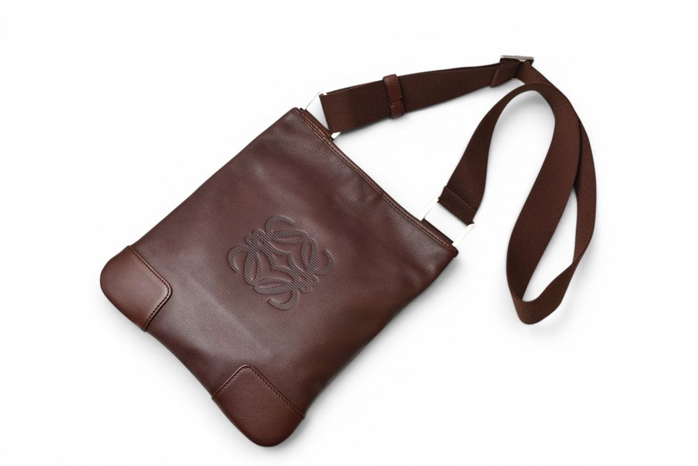 Loewe Shoulder Bag Vintage Anagram Calfskin Brown — view 4