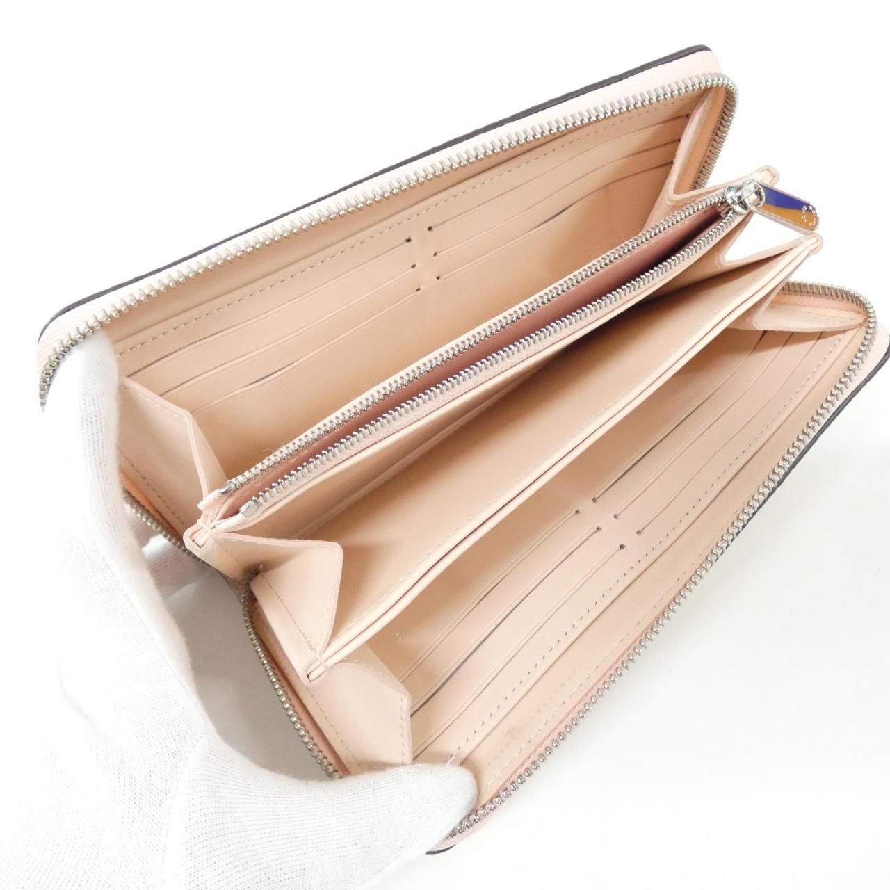 Louis Vuitton Mahina Zippy Wallet — view 3