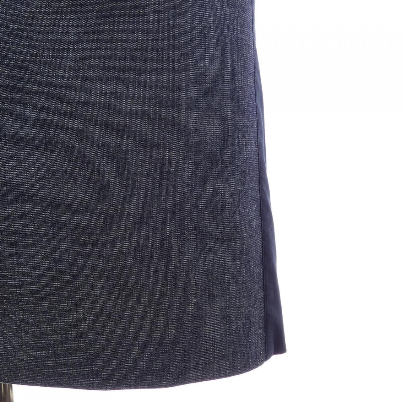 Chanel Vintage Ideentification 00c Skirt — view 6