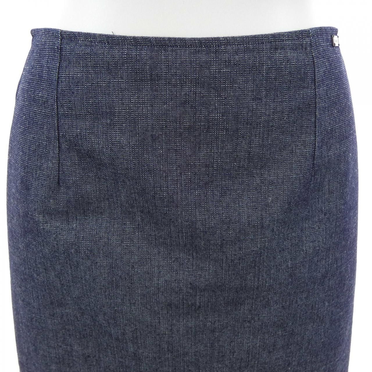 Chanel Vintage Ideentification 00c Skirt — view 5