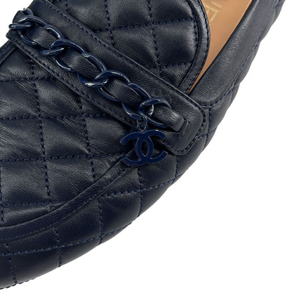 Chanel Quilted CC Logo Chain Pumps Navy Heel 37.5 — view 7