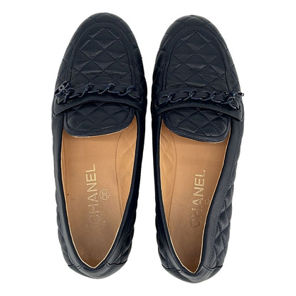 Chanel Quilted CC Logo Chain Pumps Navy Heel 37.5 — view 4