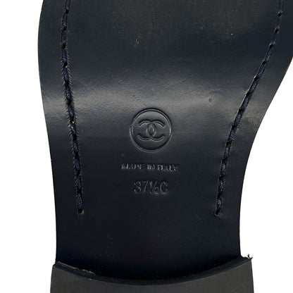 Chanel CC Logo Leather Bicolor Loafers Navy White 37.5 — view 6