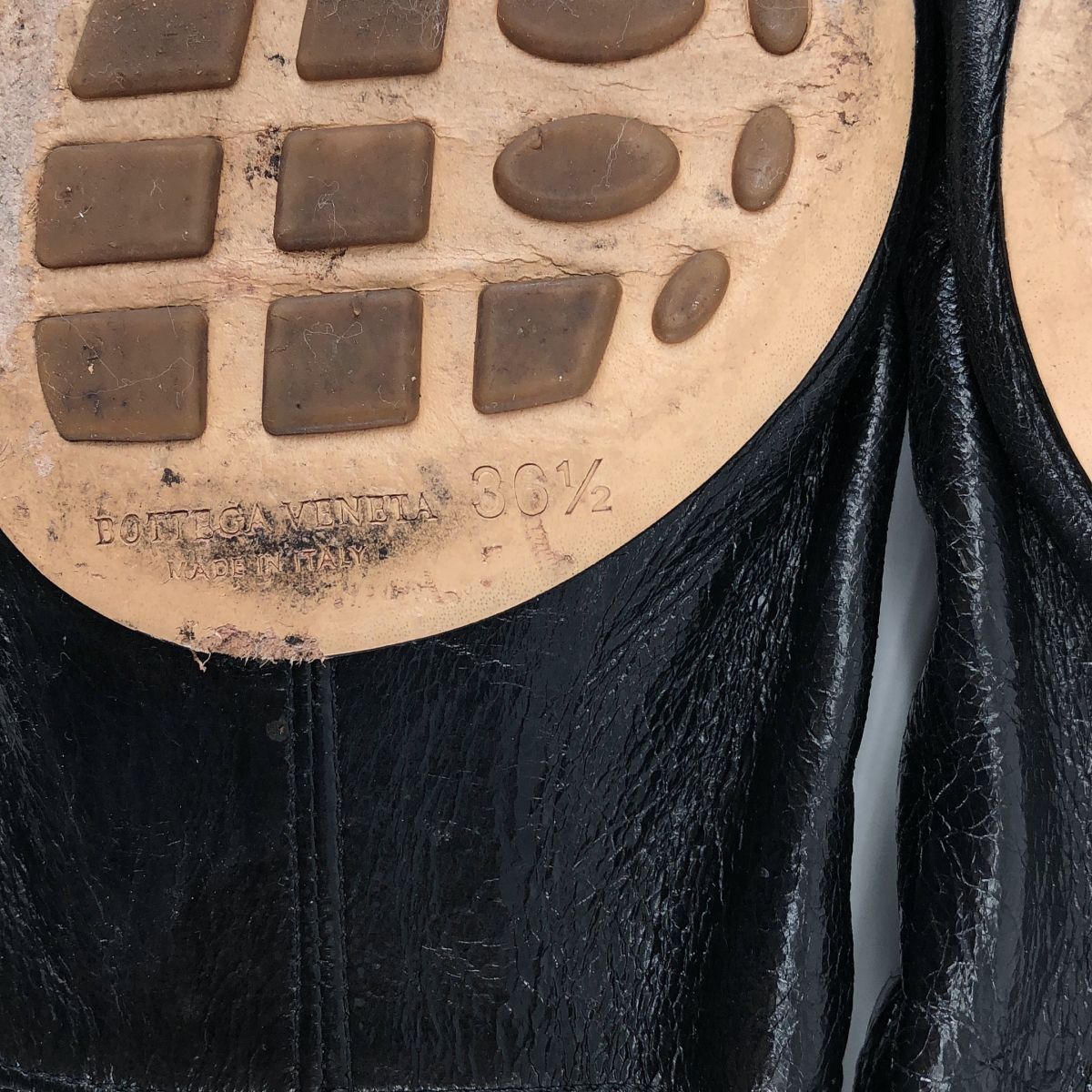 Bottega Veneta Almond Leather Flat Shoes Black 36.5 — view 6
