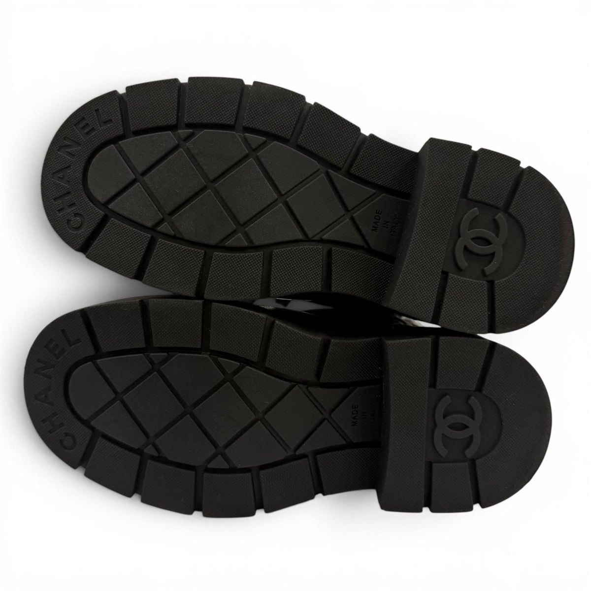 Chanel Quilted Chain CC Logo Turnlock Leather Short Boots Black 34 — view 5