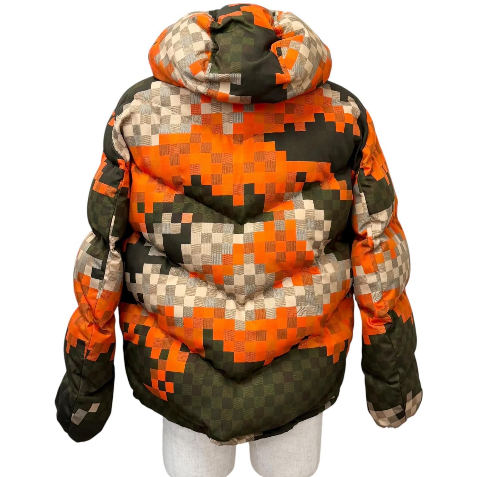 Louis Vuitton Damier Print Puff Jacket Khaki 46 — view 4