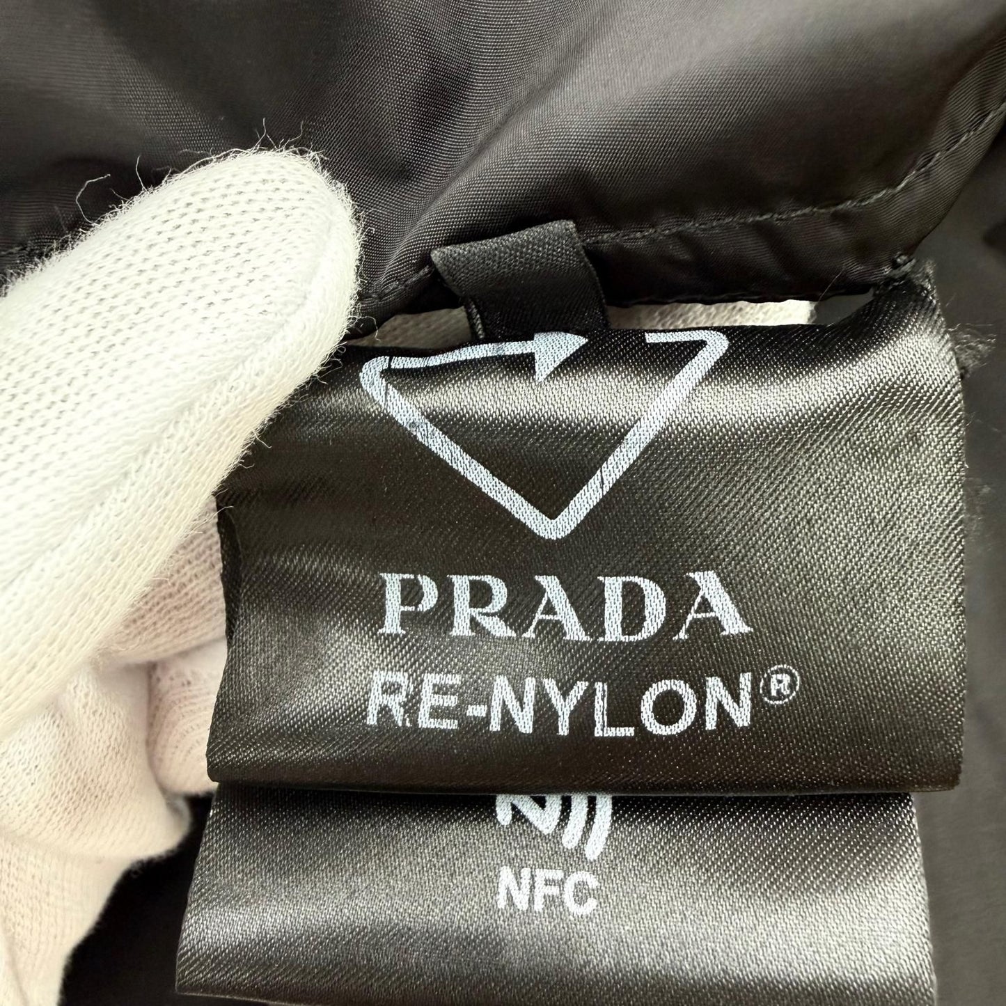 Prada Re-Nylon Triangle Logo Belt Trench Coat Black 40 — view 9