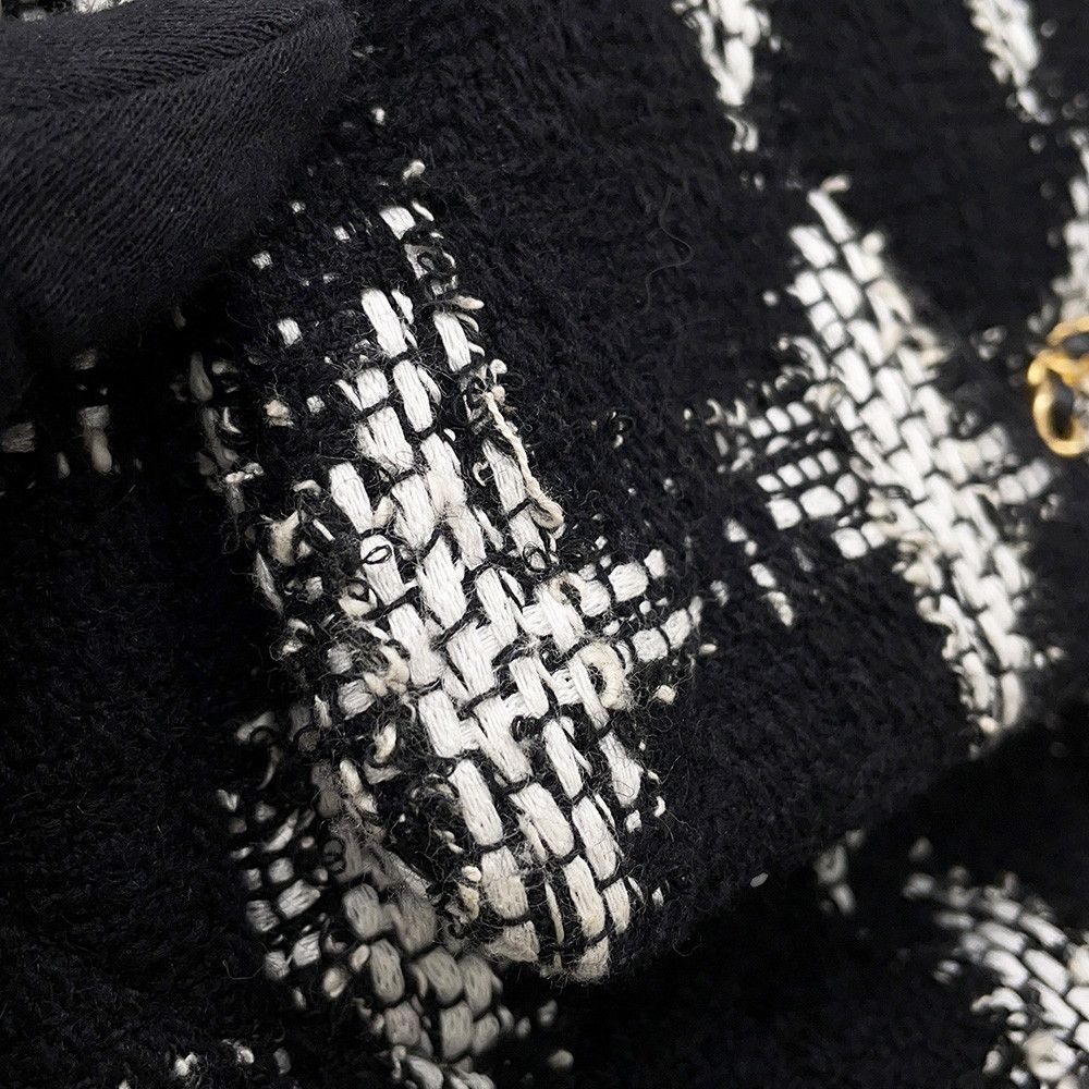 Chanel Chain Shoulder Bag 19 Flap CC Logo Tweed Black White — view 8
