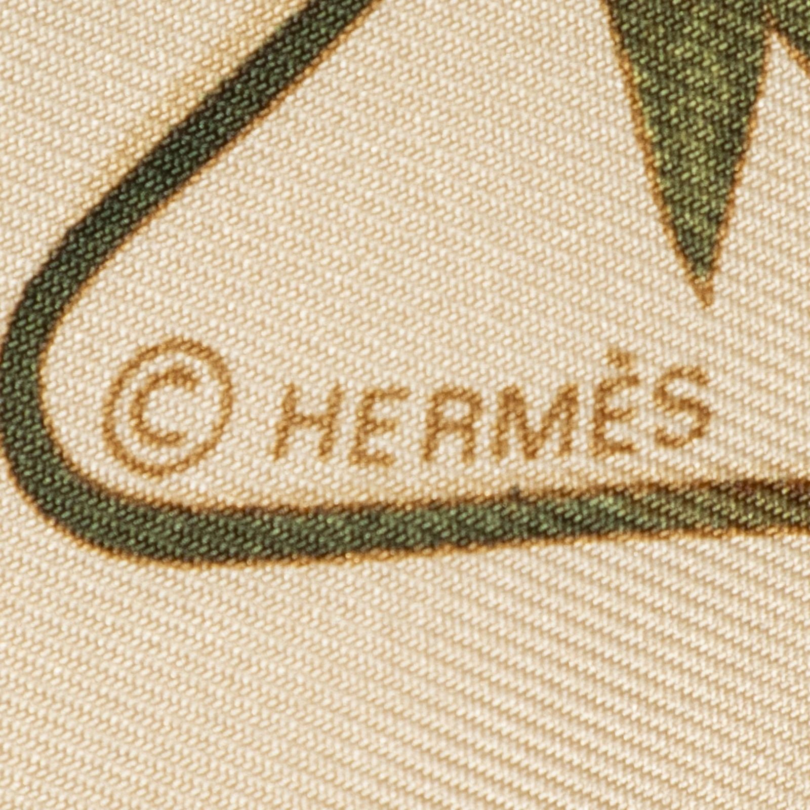 Hermes Scarf Beige Red Green 100% Twillsilk — view 4