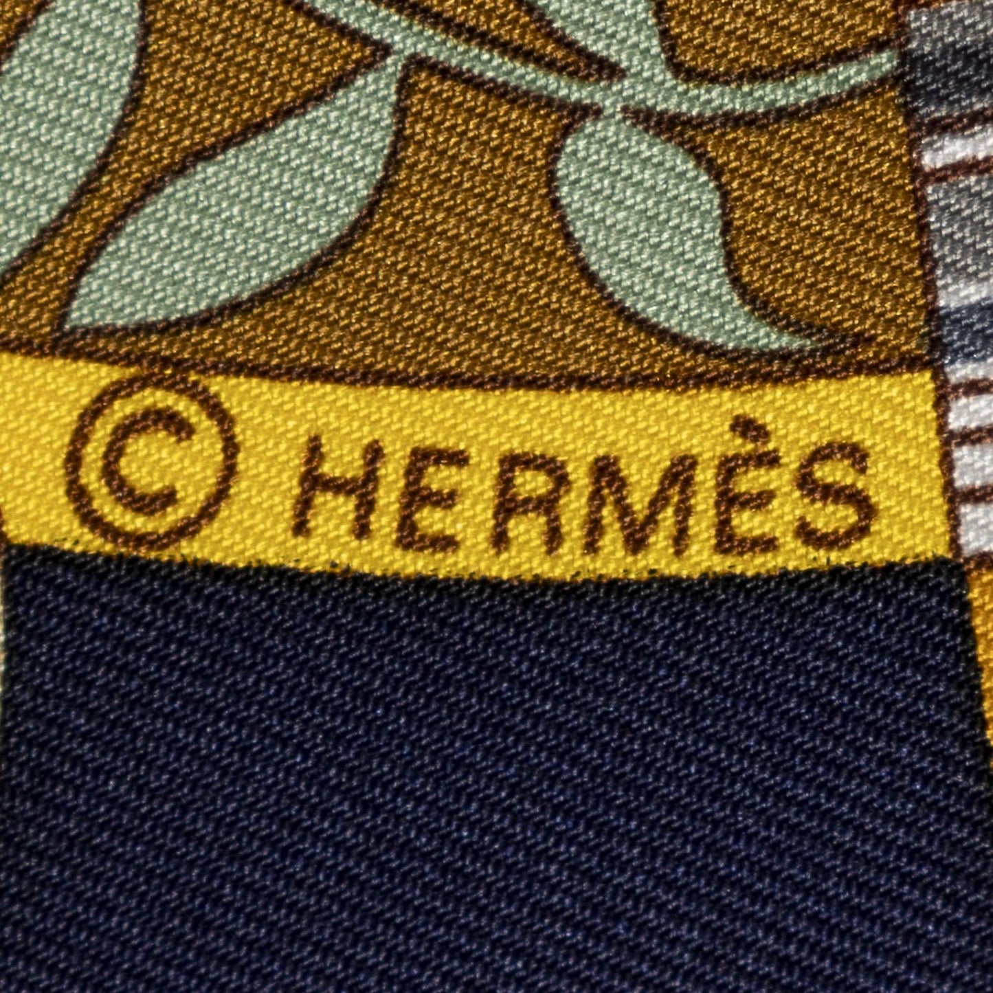 Hermes Scarf Red Navy Beige 100% Twillsilk — view 4