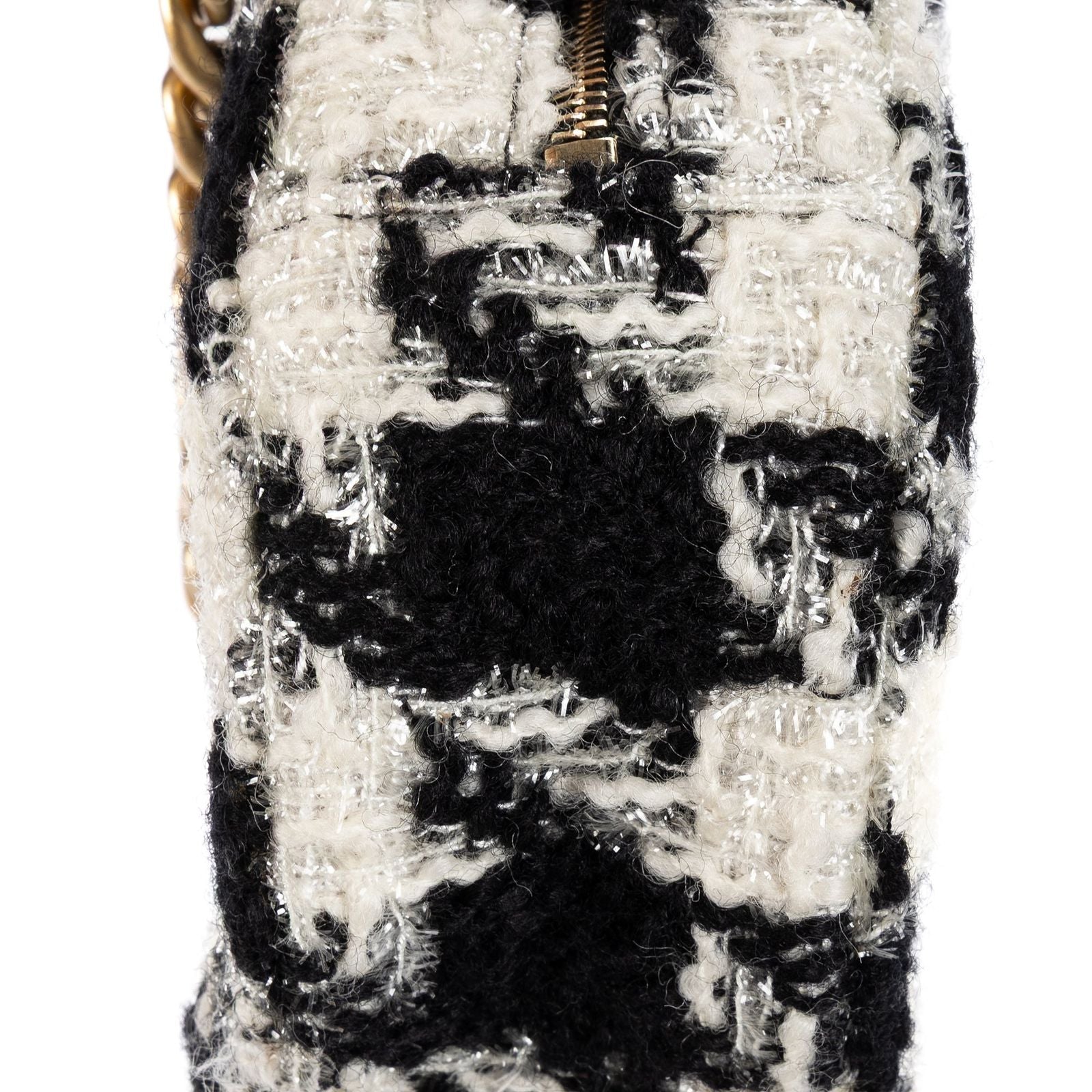 Chanel 19 Round Clutch Chain Shoulder Bag Black White Quilted Tweed — view 8