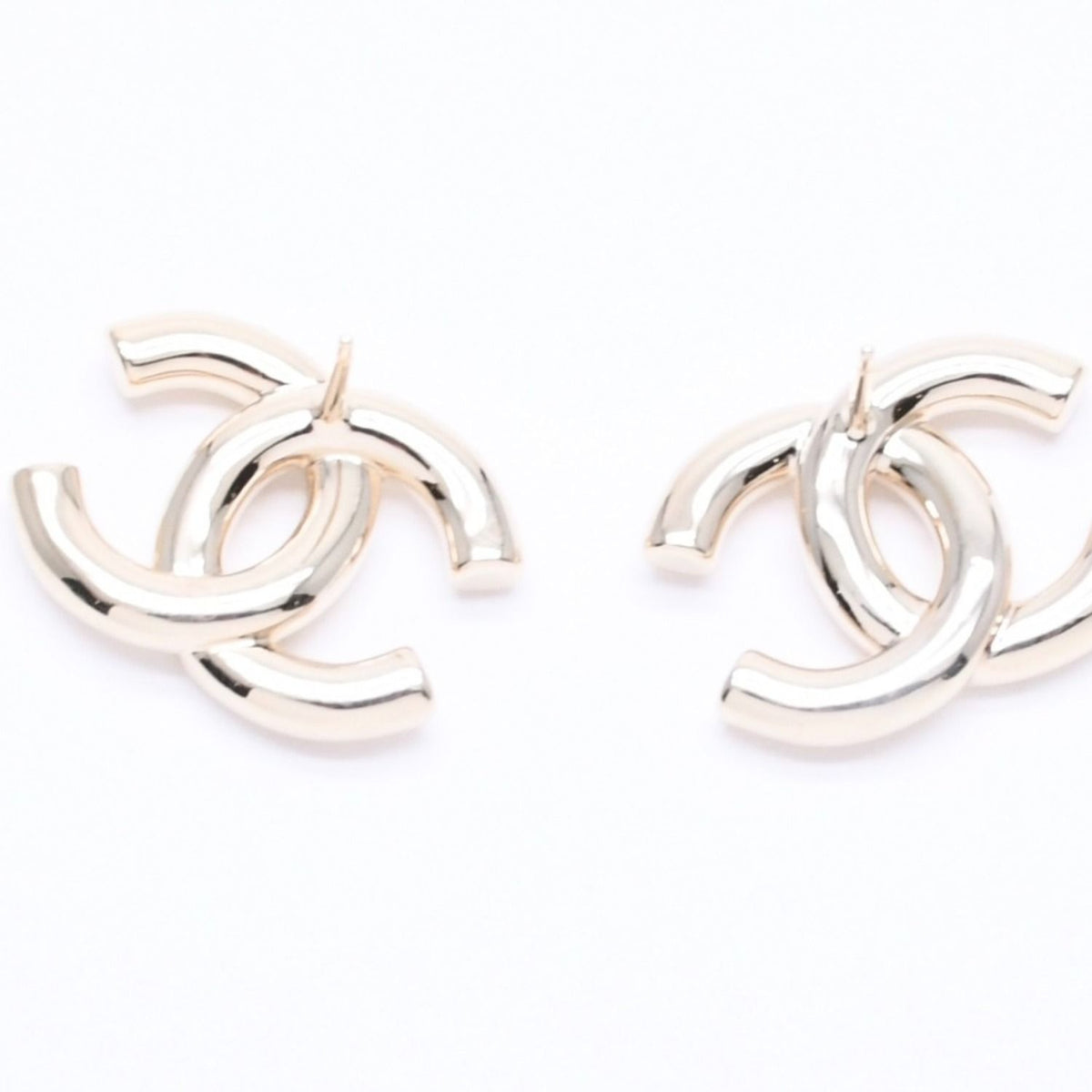 Chanel 25P Earrings CC Logo Light Gold 25 — view 6