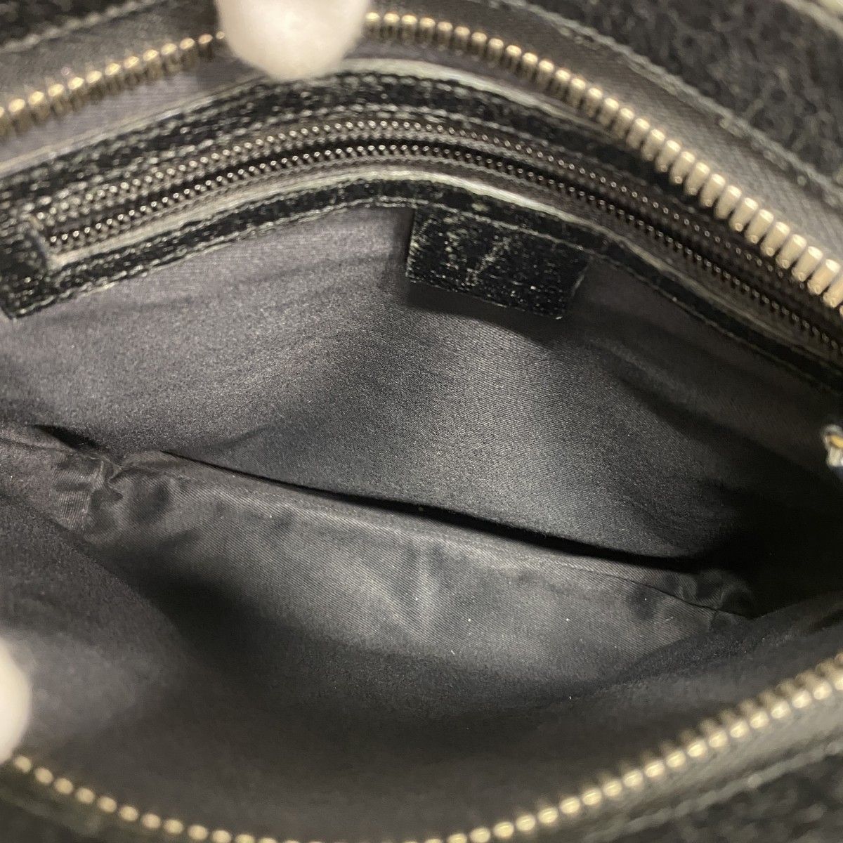 Gucci Shoulder Bag GG Canvas Black Gold — view 4
