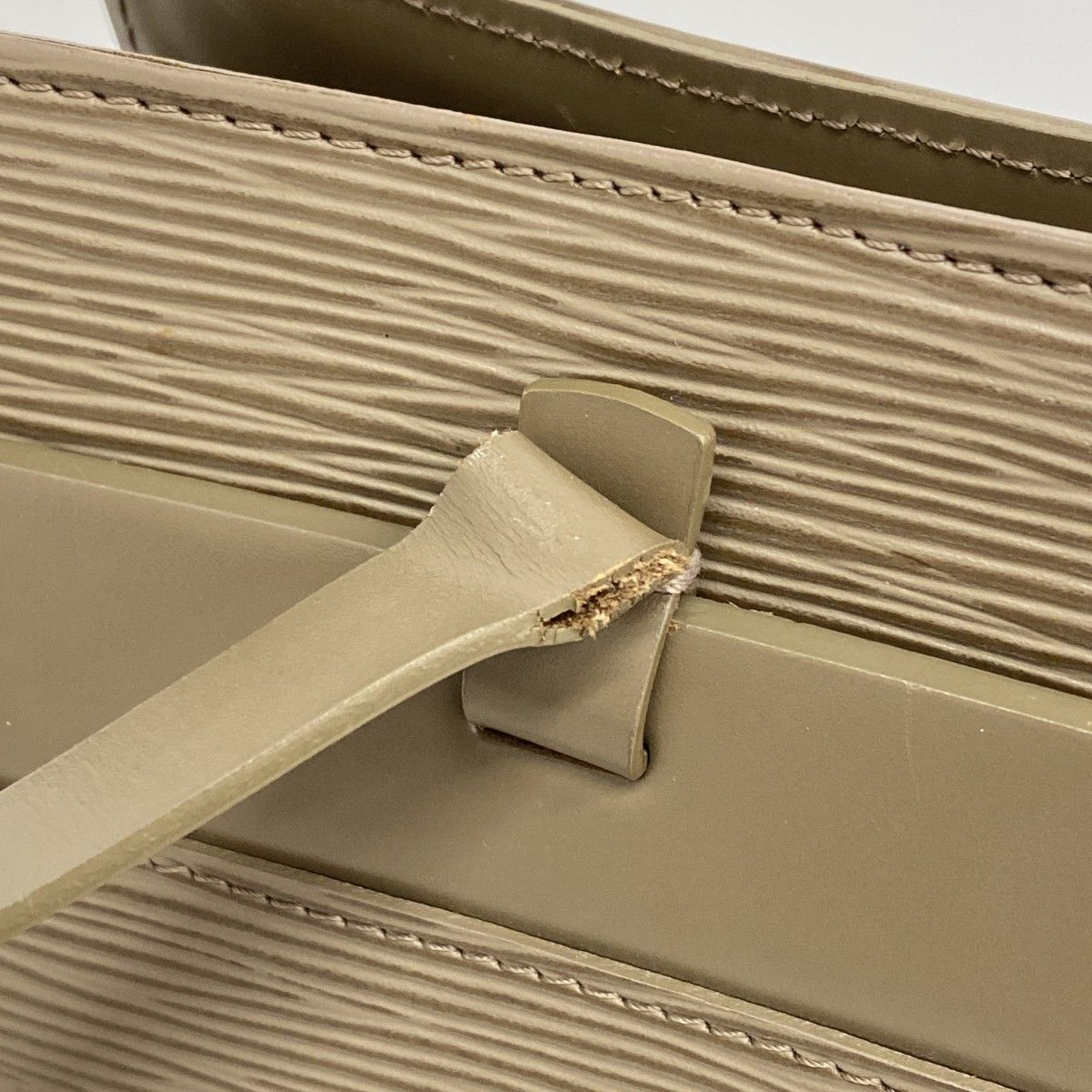 Louis Vuitton Handbag Epi PM — view 6