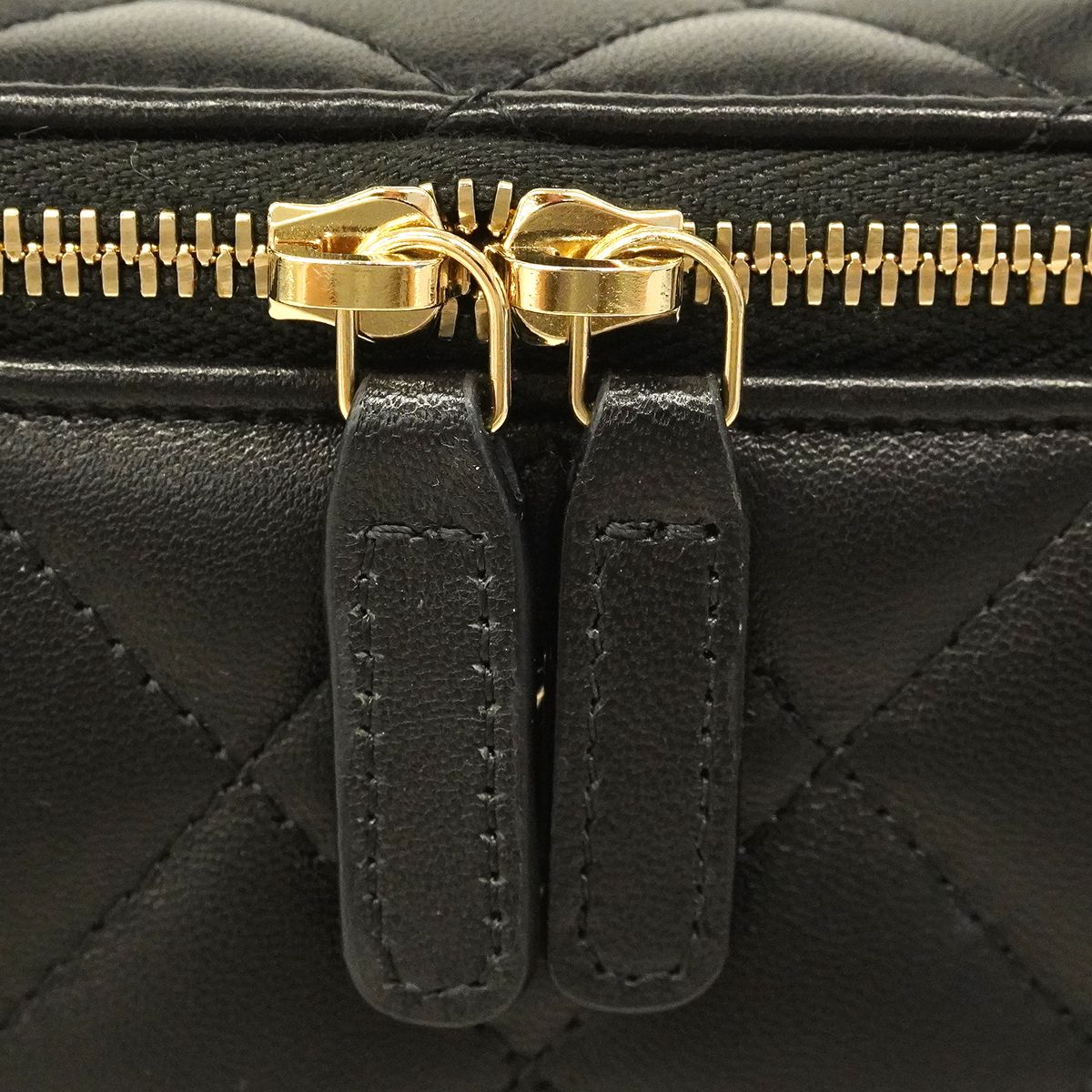 Chanel Vanity Bag Quilted Lambskin Black Chien Panning Gold 2-Way — view 8