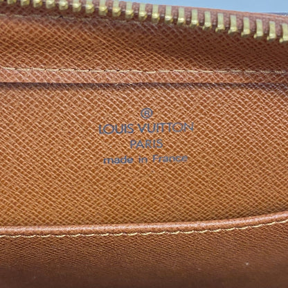 Louis Vuitton Clutch Monogram Brown — view 5