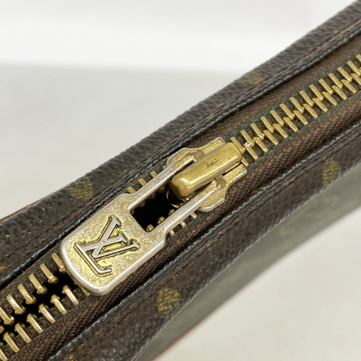 Louis Vuitton Clutch Monogram Marly Dragonne PM Brown — view 8