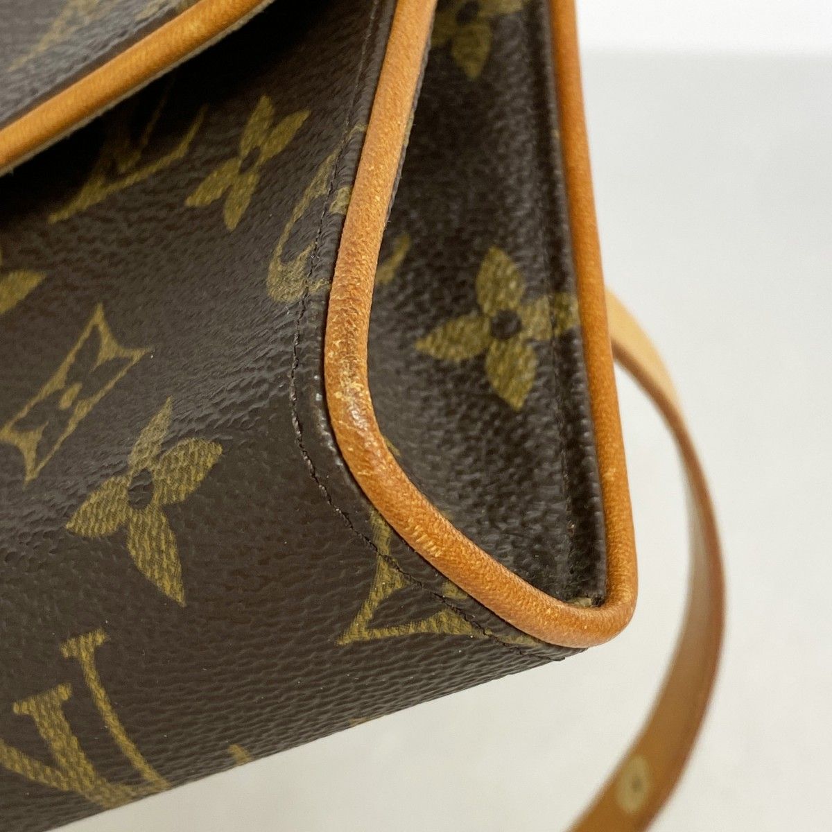 Louis Vuitton Waist Bag Monogram Pochette Brown — view 6