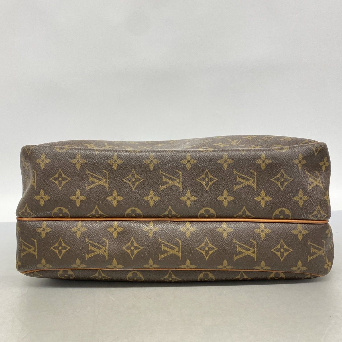 Louis Vuitton Shoulder Bag Monogram GM Brown — view 3