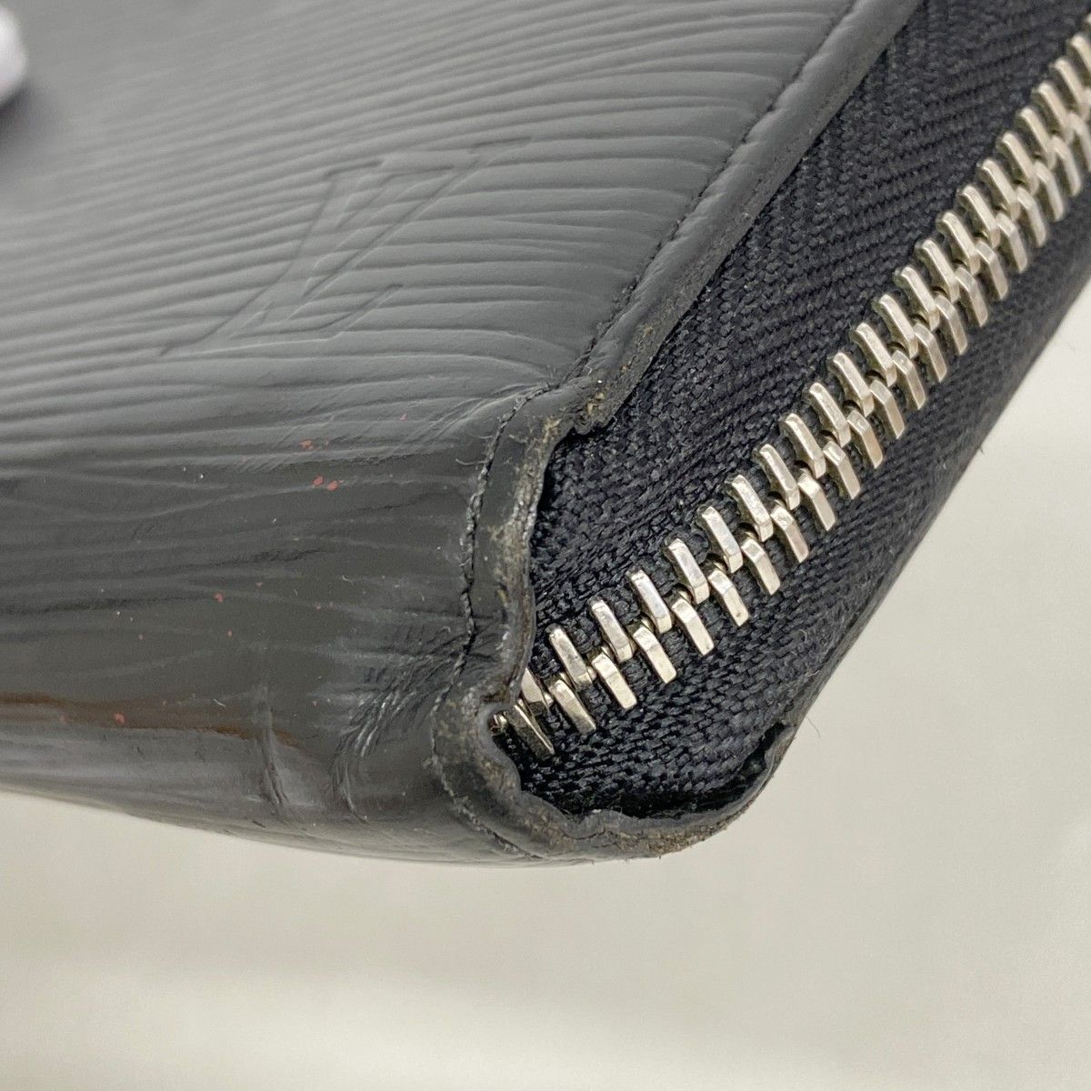 Louis Vuitton Wallet Epi Zippy Noir — view 5