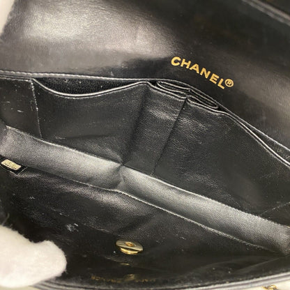 Chanel Shoulder Bag Chocolate Bar Lambskin Black Gold — view 4