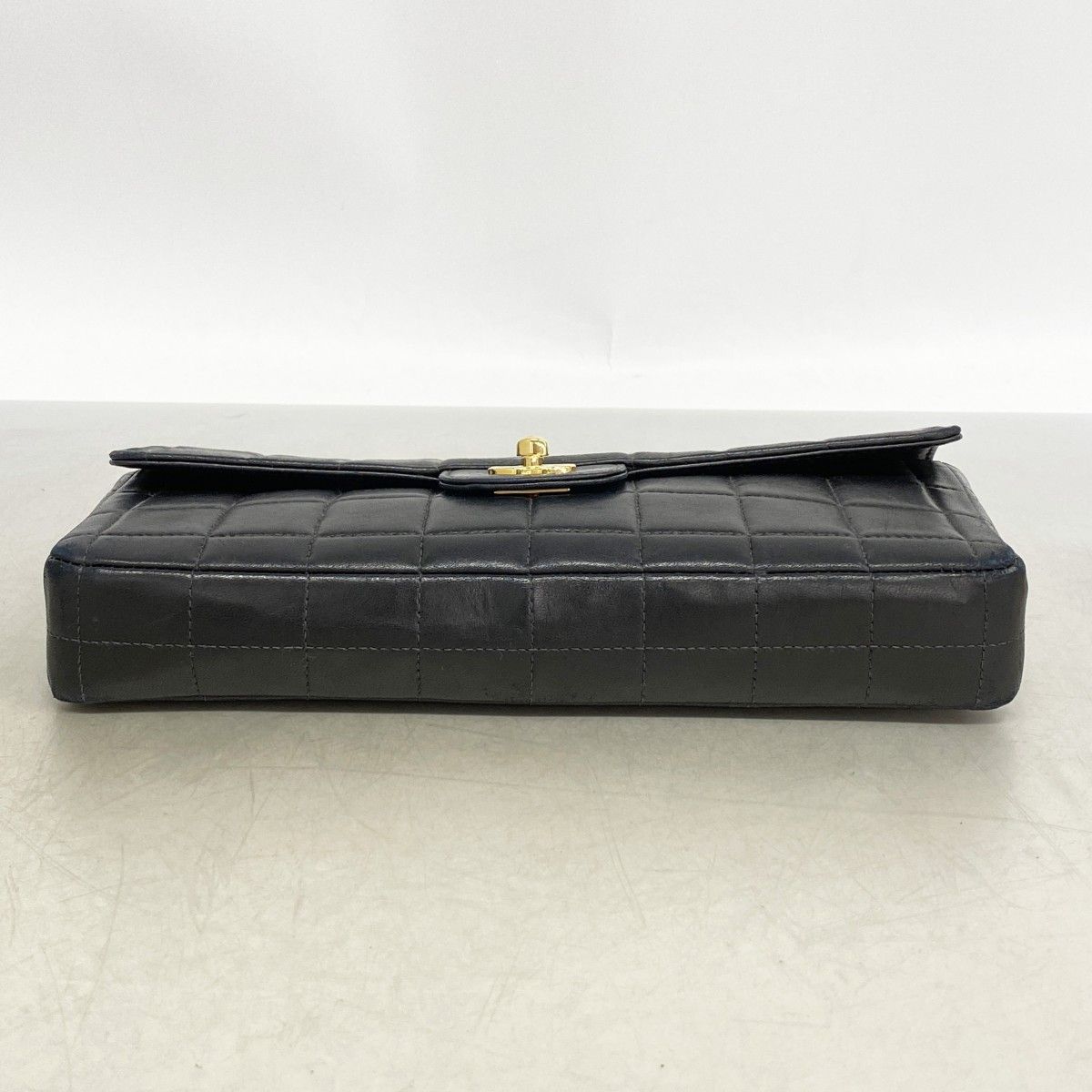 Chanel Shoulder Bag Chocolate Bar Lambskin Black Gold — view 3