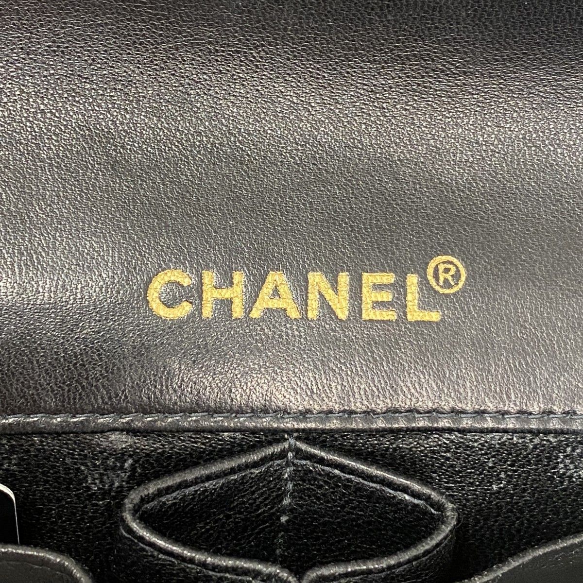 Chanel Shoulder Bag Chocolate Bar Lambskin Black Gold — view 5