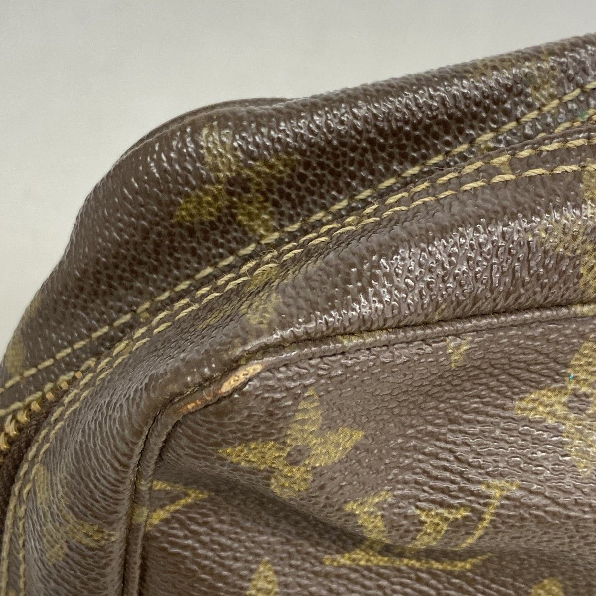 Louis Vuitton Pouch Monogram Trousse Toilette 23 Brown — view 7
