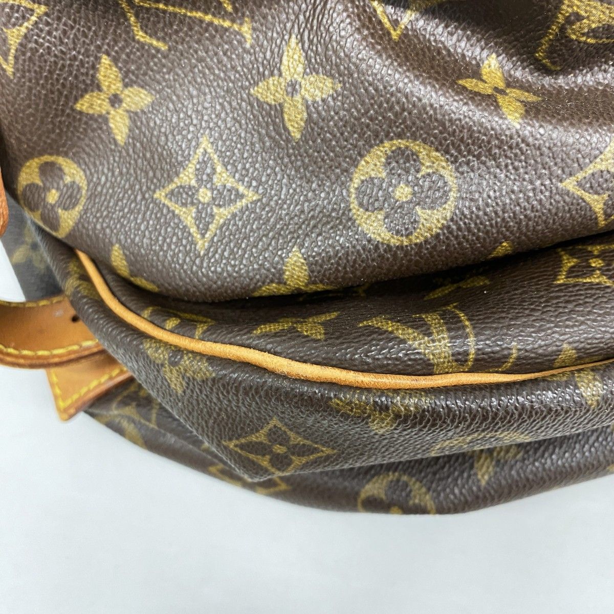 Louis Vuitton Shoulder Bag Monogram Saumur 43 Brown — view 6