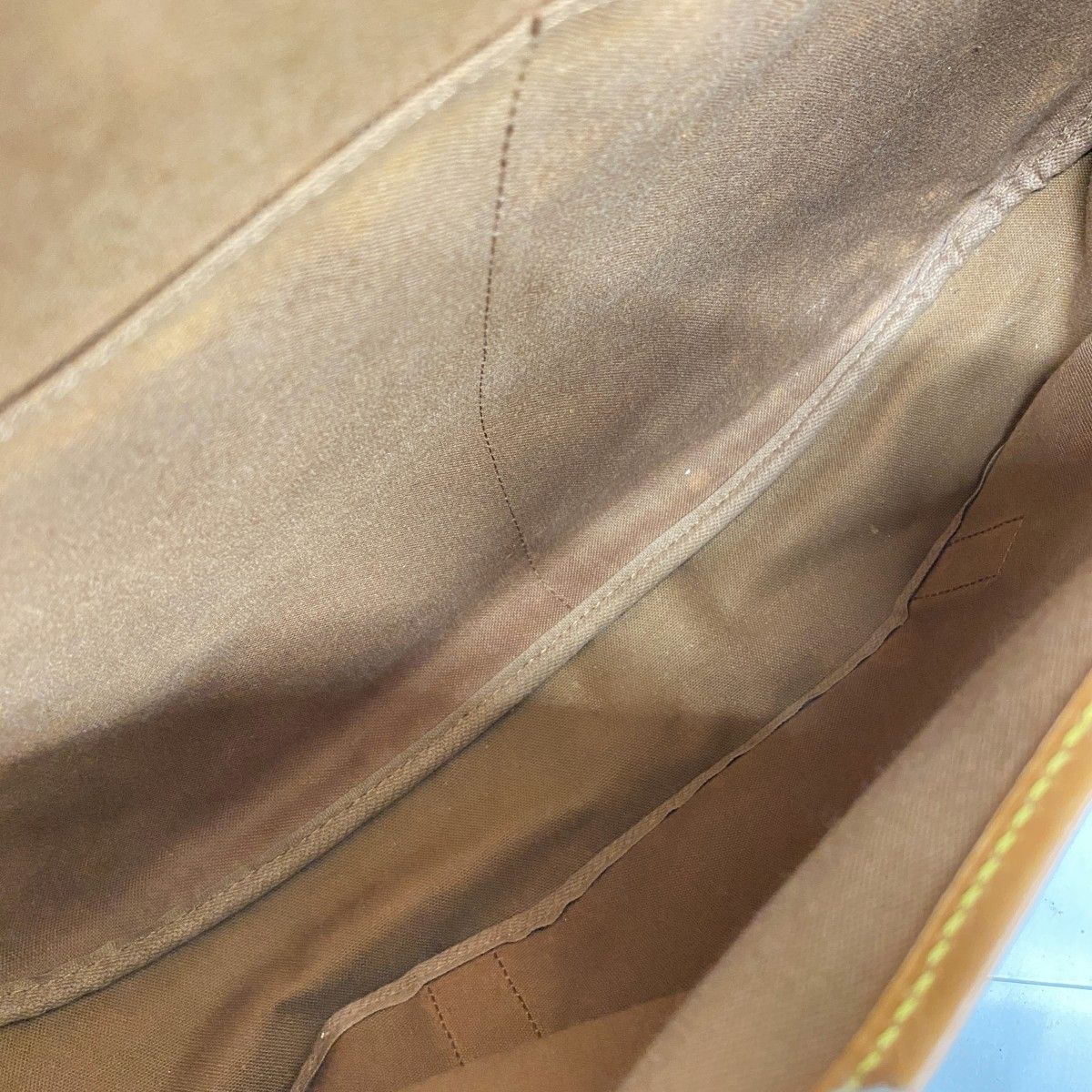 Louis Vuitton Shoulder Bag Monogram Saumur 43 Brown — view 4