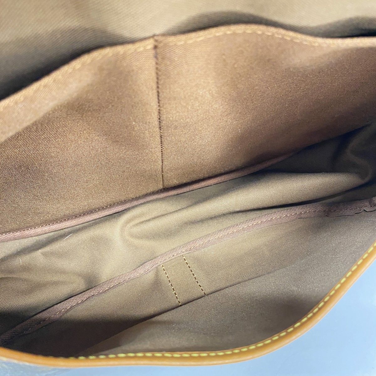 Louis Vuitton Shoulder Bag Monogram Saumur 35 Brown — view 4