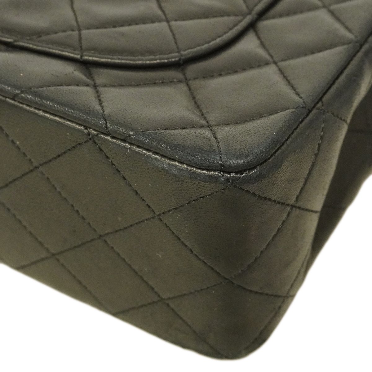 Chanel Shoulder Bag Quilted Lambskin Black Gold — view 7