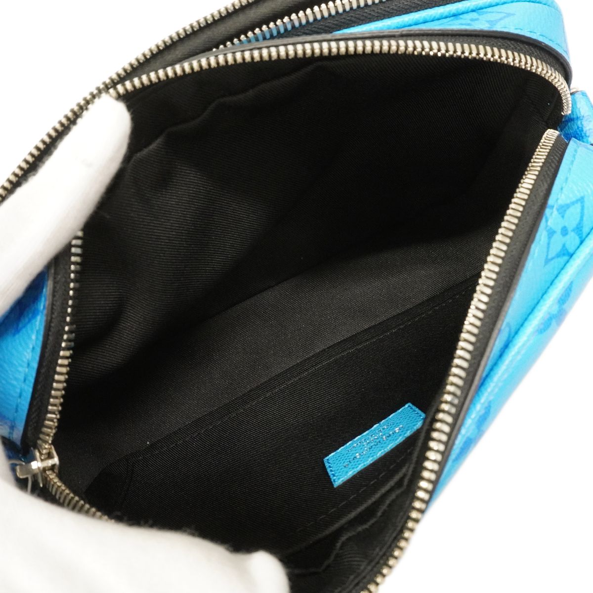 Louis Vuitton Shoulder Bag Taigarama Blue — view 4