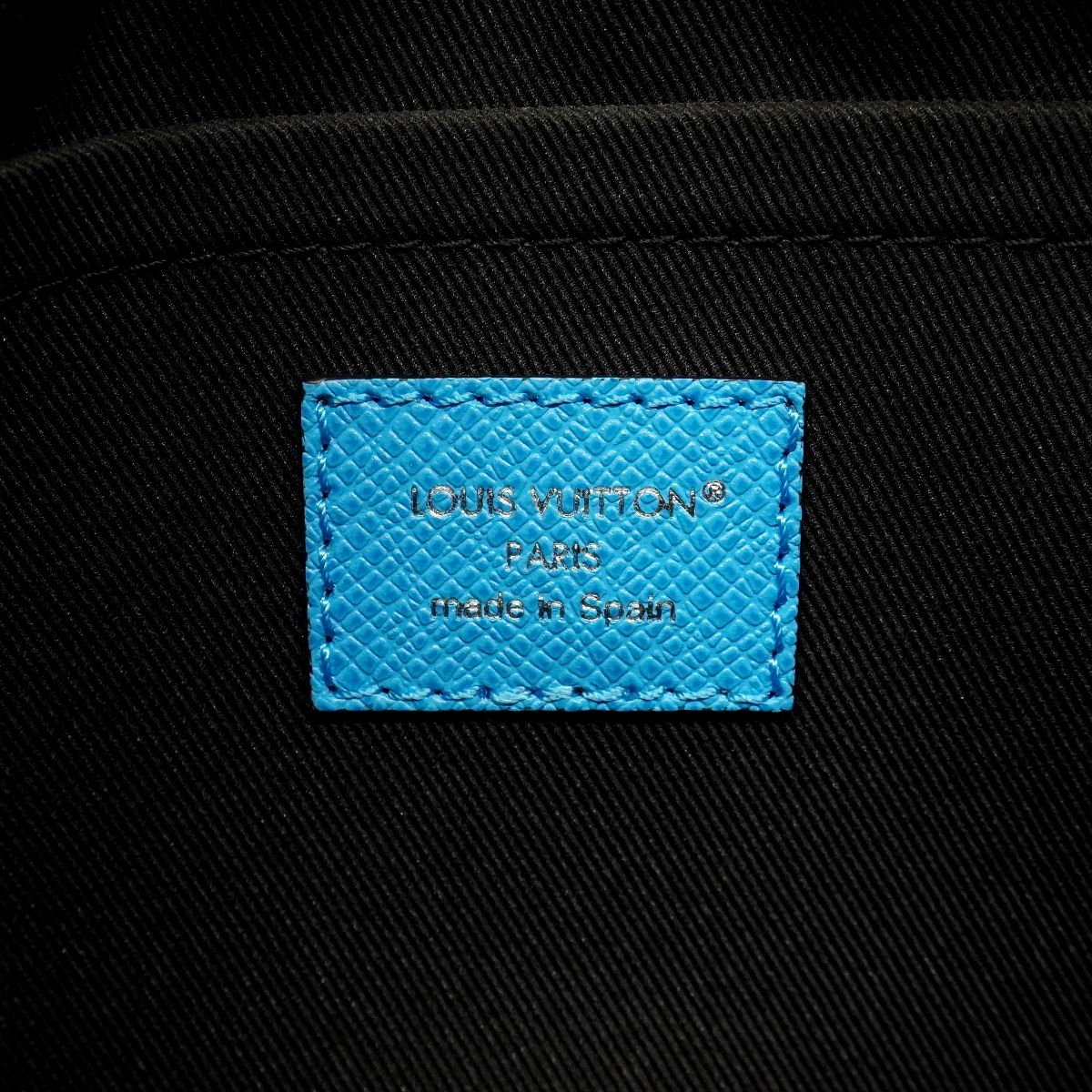 Louis Vuitton Shoulder Bag Taigarama Blue — view 5