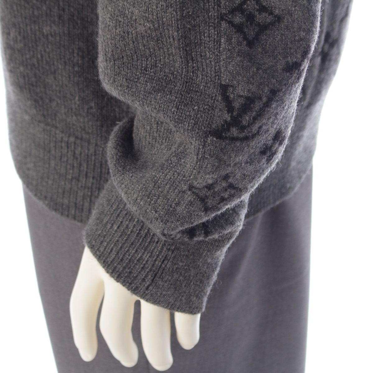 Louis Vuitton Cashmere Monogram Half&half Knit Sweater Gray — view 7