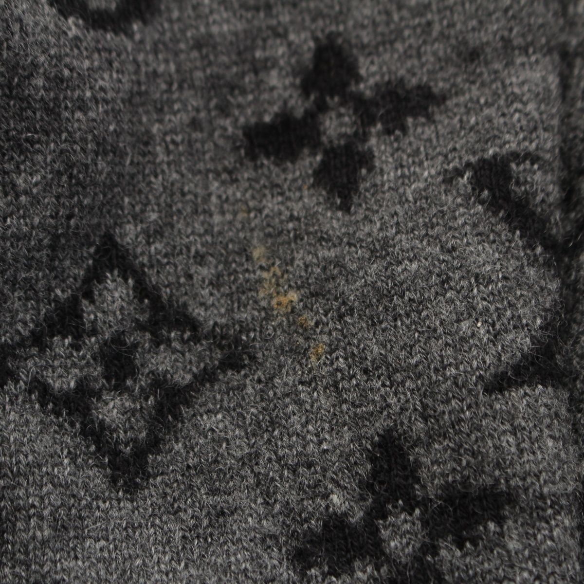 Louis Vuitton Cashmere Monogram Half&half Knit Sweater Gray — view 8