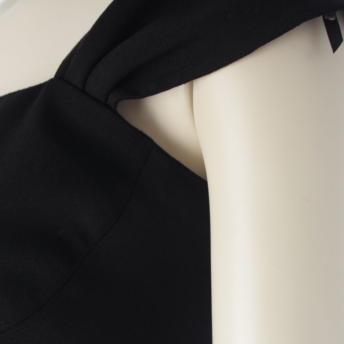 Louis Vuitton Wool by Mark Jacobs Back Zip Dress Black 34 — view 7