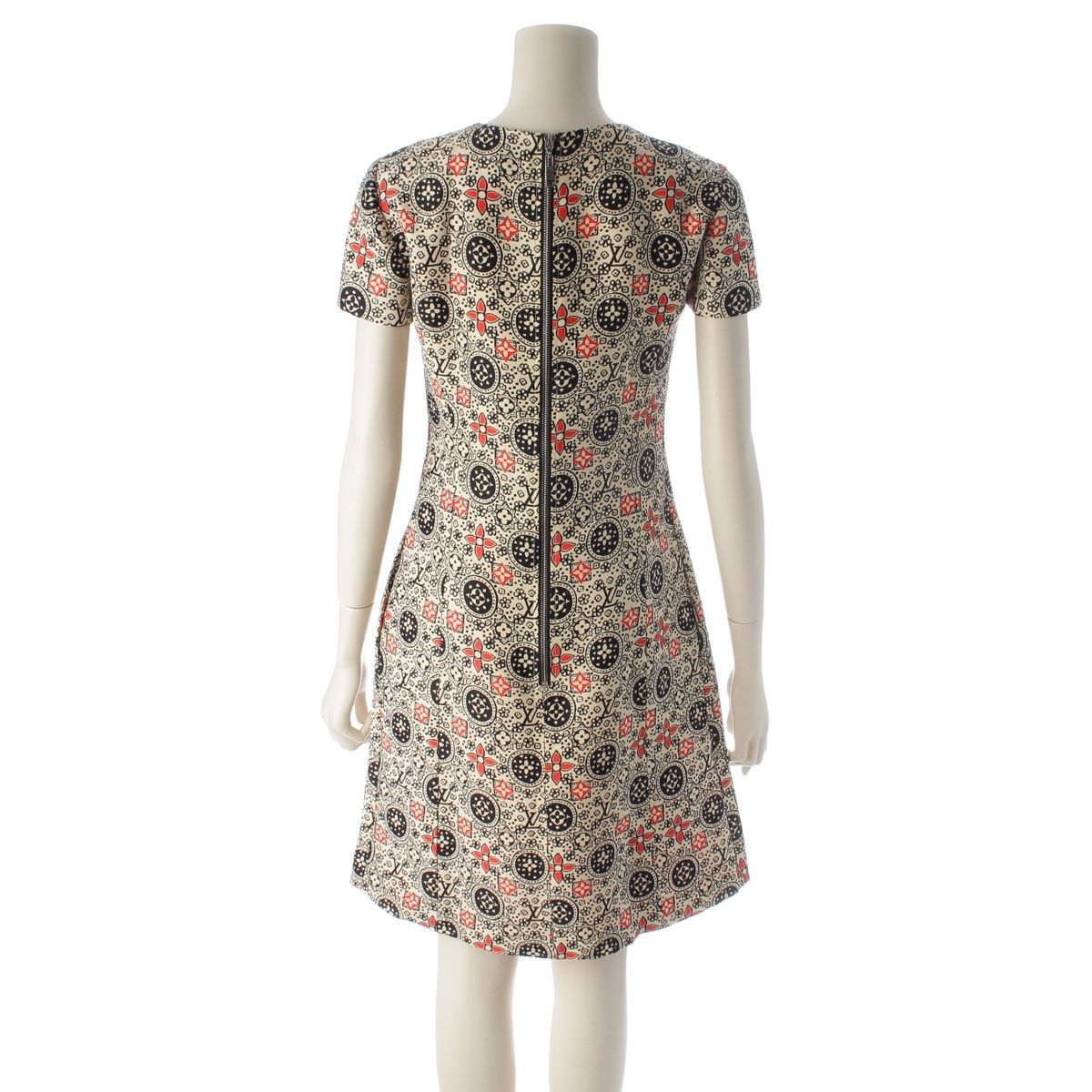 Louis Vuitton Wool Monogram All Over Pattern Short Sleeve French Back — view 4
