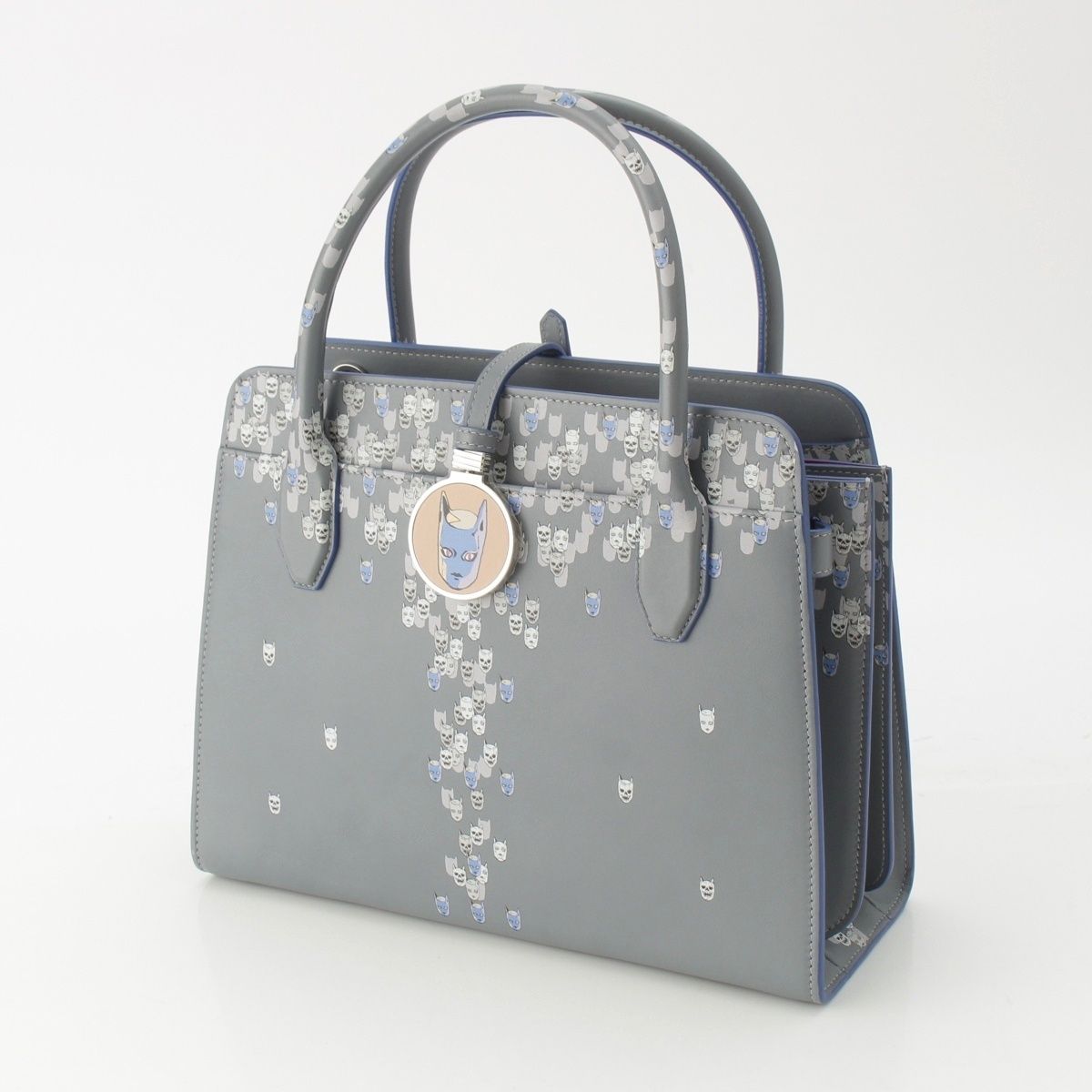 Bvlgari Bulgari Grain Calf Leather Hirohiko Araki Jojo Aruba Handbag Gray — view 2