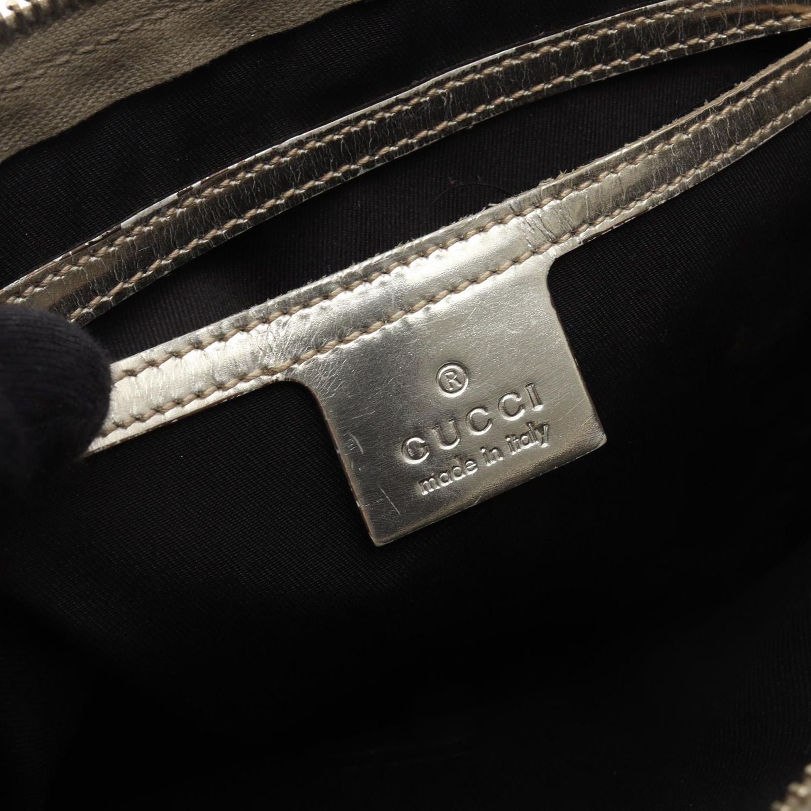 Gucci Shoulder Bag GG Supreme Ivory Gold Canvas Leather — view 4