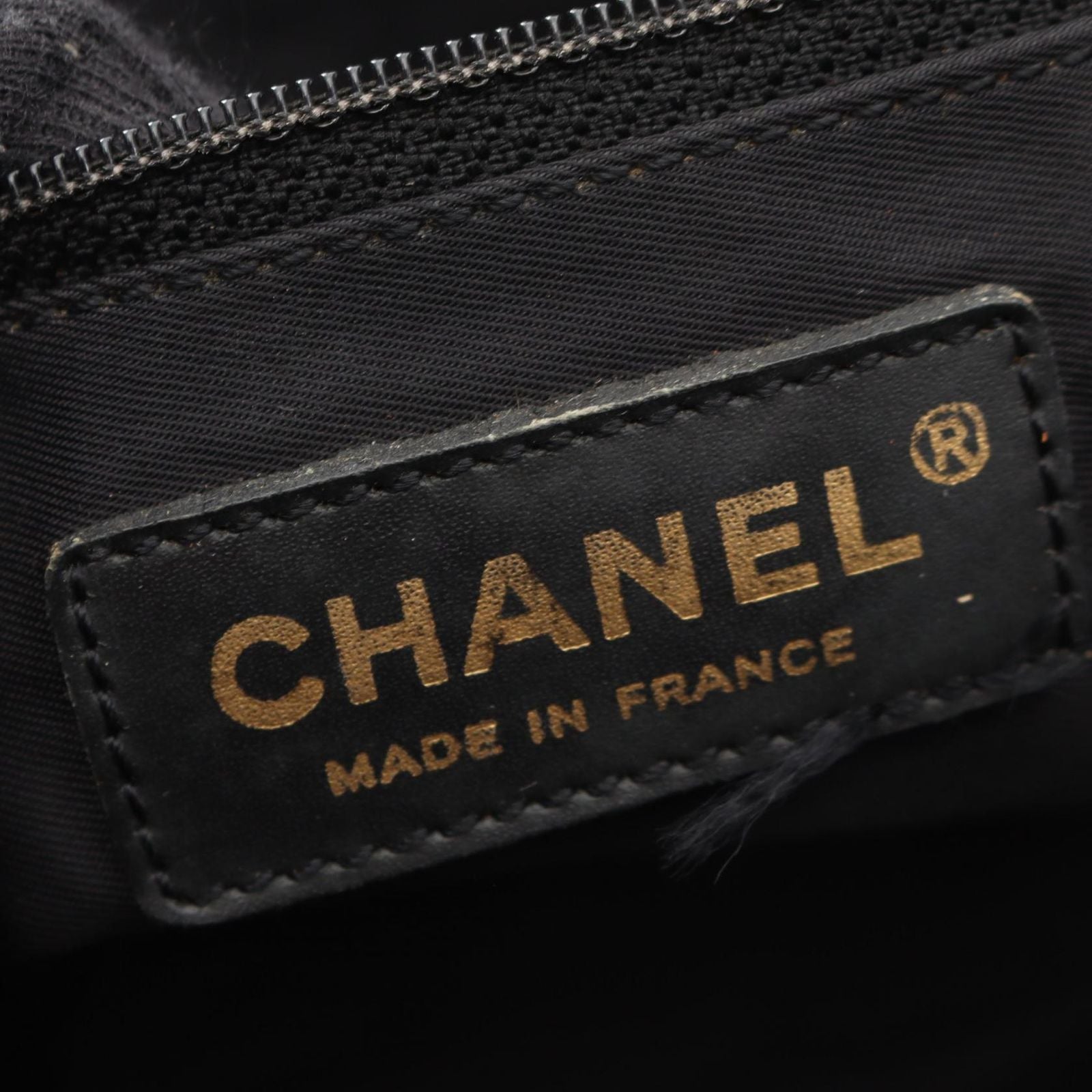 Chanel Tote New Travel Line MM Black Leather New MM — view 4