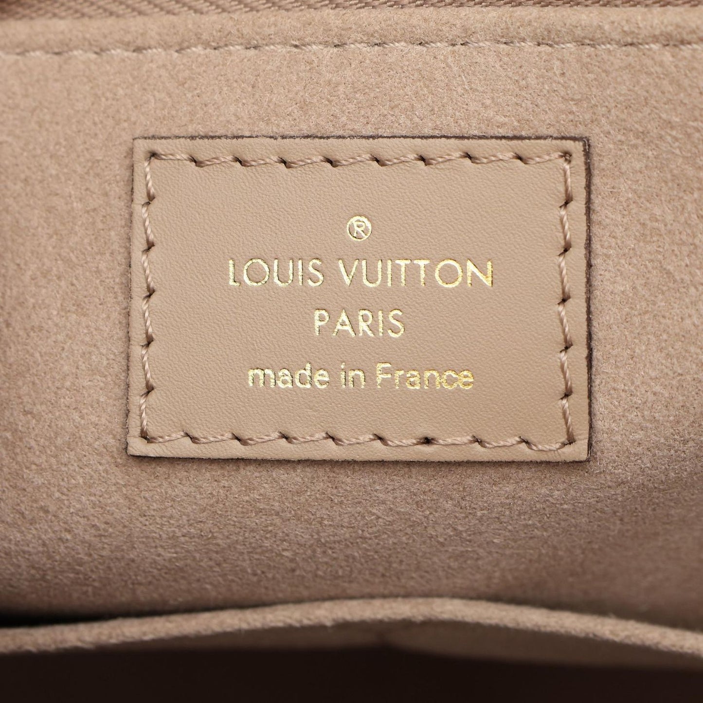 Louis Vuitton Tote On The Go MM Monogram Empreinte Tourterelle 2-Way Leather — view 4