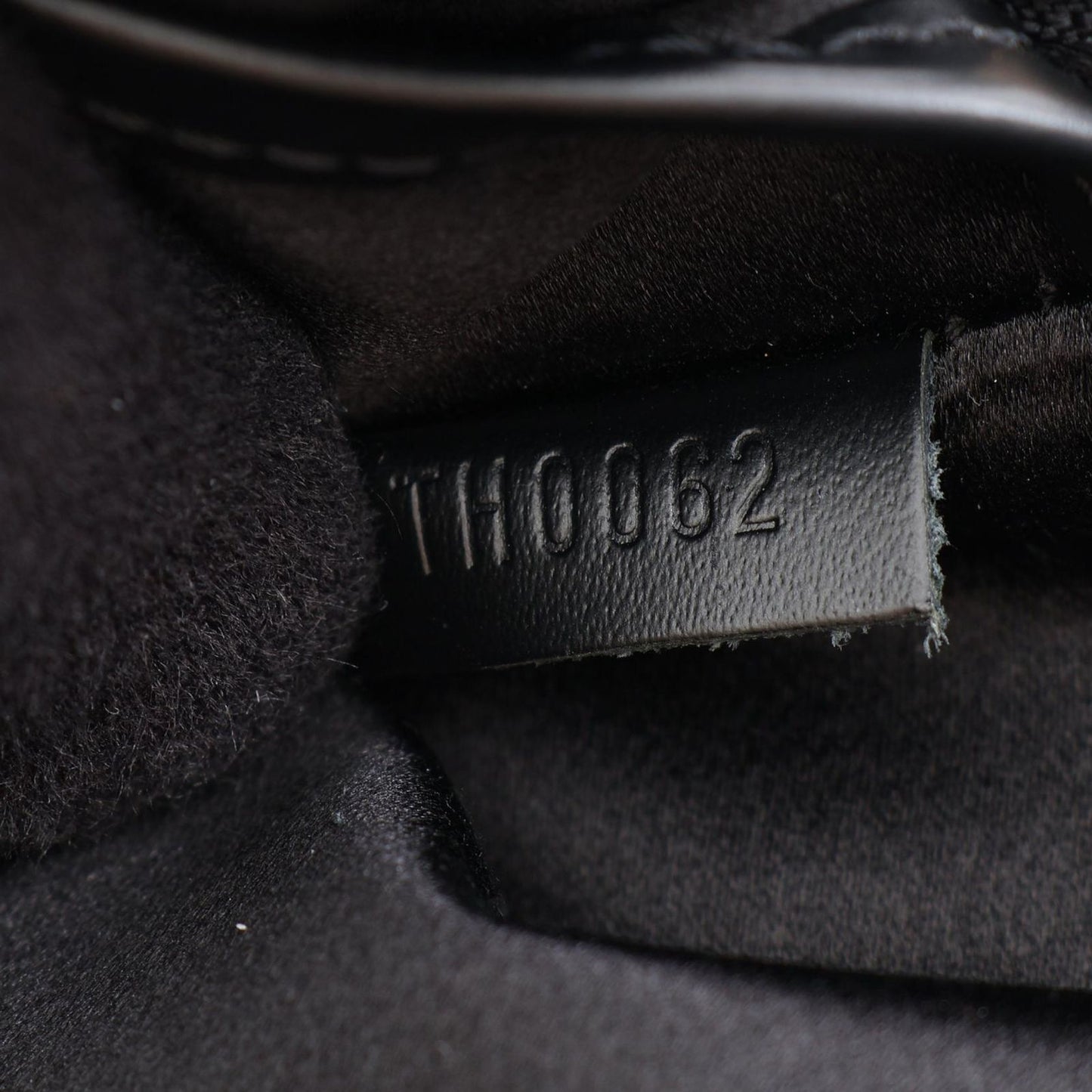 Louis Vuitton Handbag Comte de Fe Pochette Noir Fabric Leather — view 5