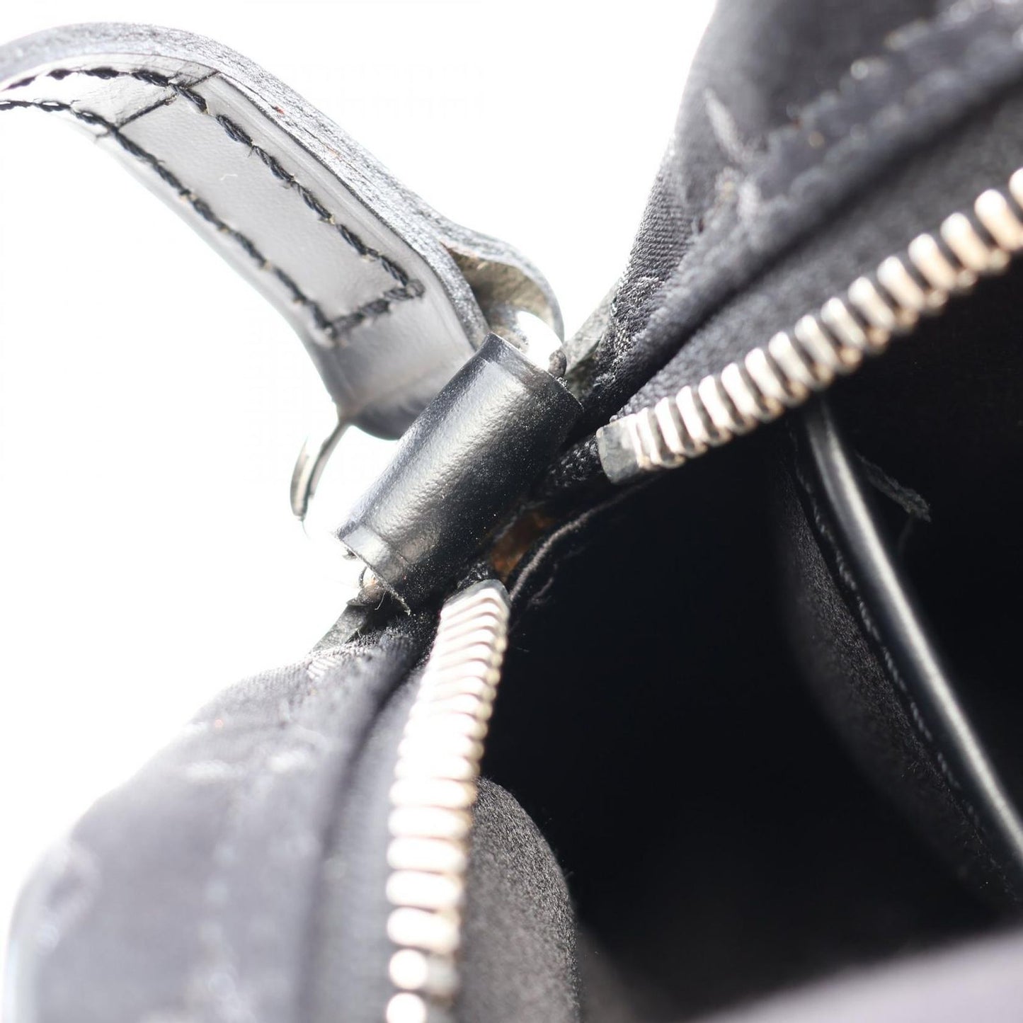 Louis Vuitton Handbag Comte de Fe Pochette Noir Fabric Leather — view 6