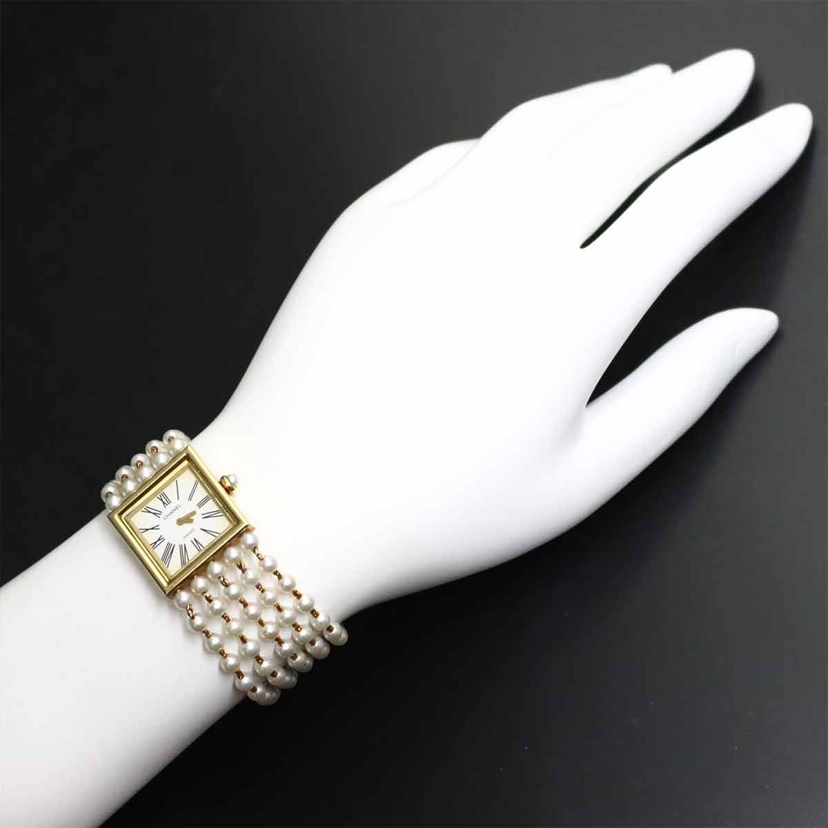 Chanel Mademoiselle Pearl Bracelet M Watch White 18K Yellow Gold Quartz — view 3