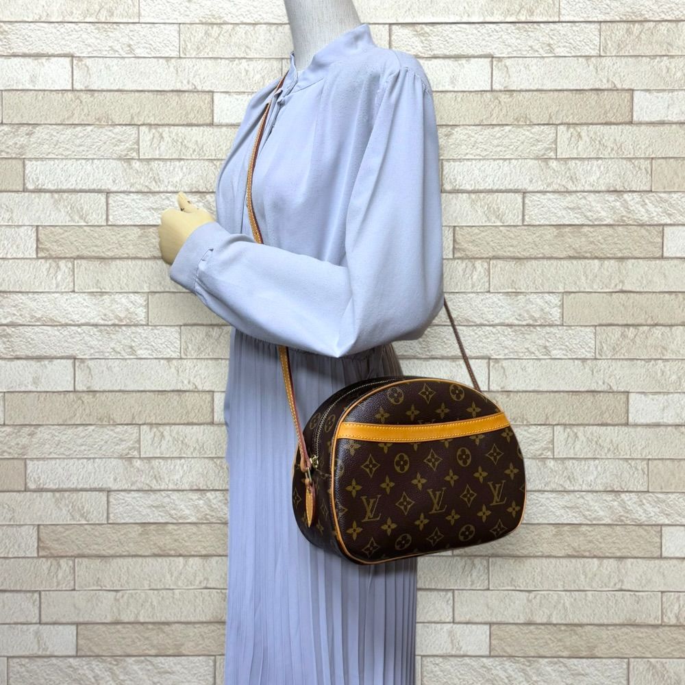 Louis Vuitton Monogram Shoulder Bag Canvas Brown — view 2