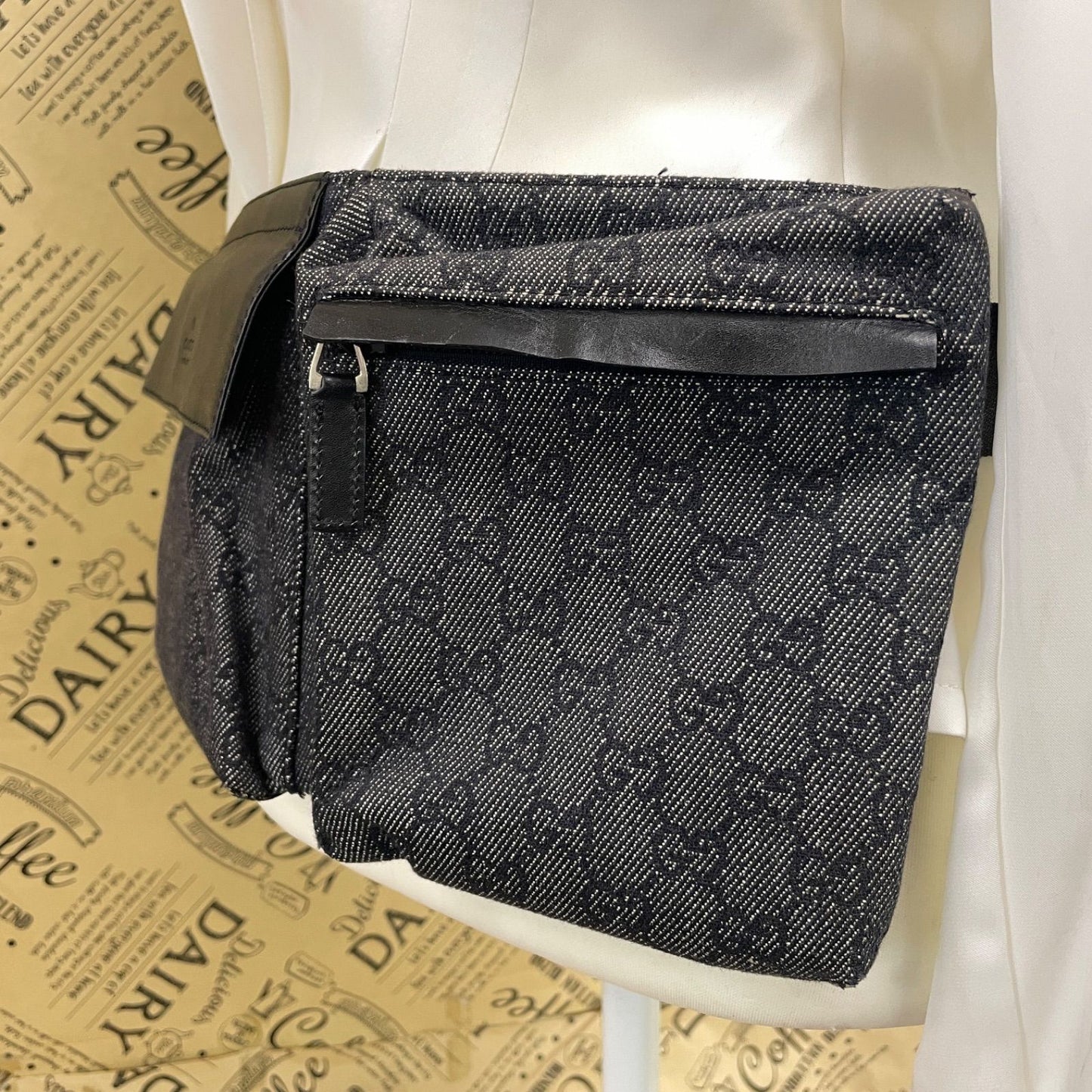 Gucci GG Monogram Shoulder Bag Canvas Black — view 2