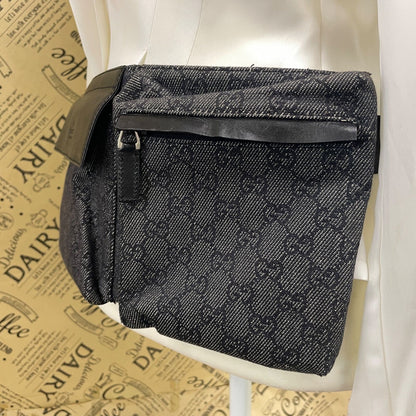 Gucci GG Monogram Shoulder Bag Canvas Black — view 2