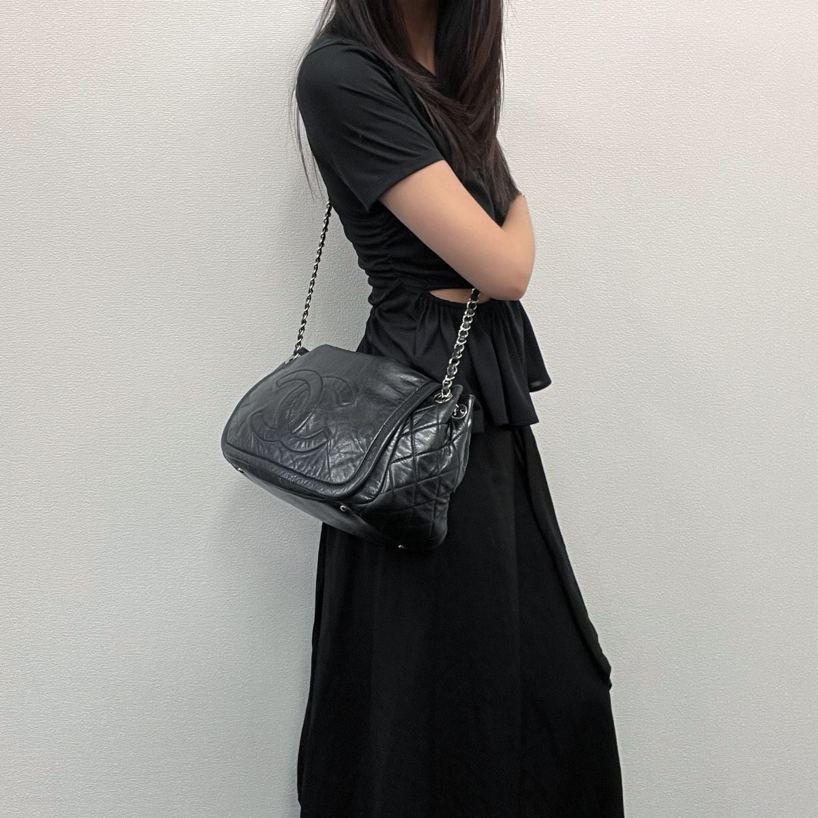 Chanel CC Logo Chain Shoulder Bag Leather Black Silver Vintage — view 2